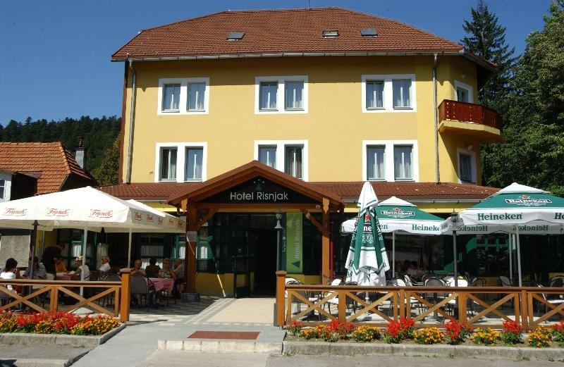 Hotel Risnjak Delnice Exterior foto