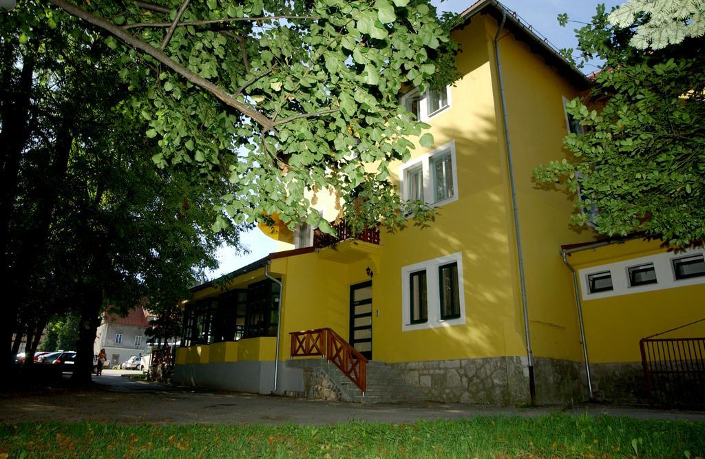 Hotel Risnjak Delnice Exterior foto